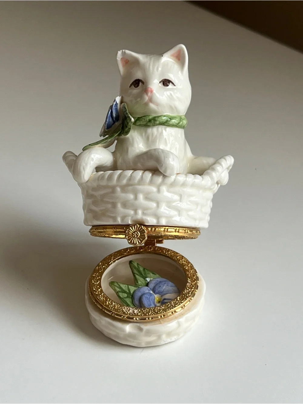 Vintage Porcelain White Cat in Basket Trinket Box